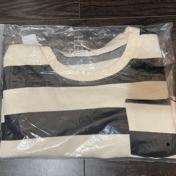 woman short T shirts - Picture 2 of 2